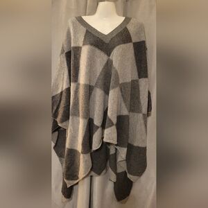 Boston Proper Gray and Cream Checkered Poncho